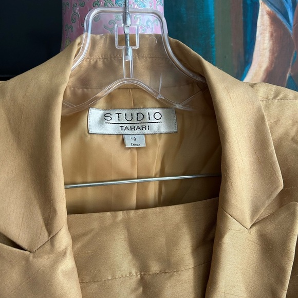 Y2K Tahari Gold Skirt Set Elegant and Versatile 8 - Picture 9 of 15